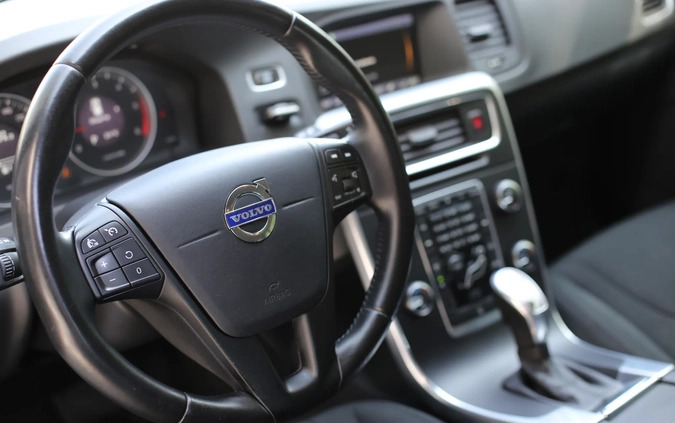 Volvo V60 cena 44900 przebieg: 78000, rok produkcji 2012 z Wrocław małe 121